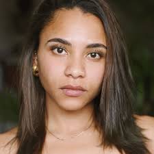 Roxanne Pedersen's Instagram, Twitter & Facebook