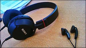 Sebagai seorang muslim saling berbagi merupakan anjuran dari agama yang indah ini. 100 Gambar Anime Cowok Pake Headphone Kekinian Gambar Pixabay