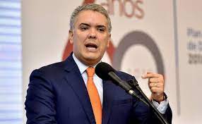 Obediencia debida a su inflexible padre álvaro uribe, simpatía juguetona con su chistoso tío donald trump. Ivan Duque Cumple 100 Dias De Gobierno En Colombia Sin Rumbo Definido Colombia El Pais