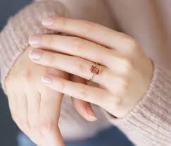 Turmalin Tektas Yuzuk Turmalin Tasli Farkli Evlilik Teklifi Yuzugu Tasarim Tektas Ince Ve Rose Altin Gold Ring Designs Gold Band Diamond Ring Fashion Rings