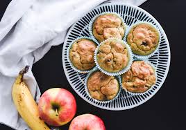 Die butter schmelzen und dann alles zum teig verrühren. Apfel Bananen Muffins Gesundes Rezept Perfekt Fur Kinder