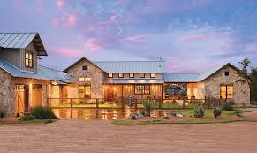 However, due to their growing popularity, farmhouses are now more common even within city limits. Love The Breezeway Ranch House Designs Ranch House Exterior House Exterior