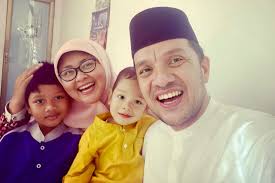 Reza Kamilin SSTP, Pejabat Berprestasi dan Multitalenta