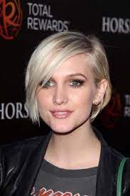 Ashlee Simpson Short Hair Asymmetrical Bob Haircuts Bobhairstylesforfinehair Asymmetrical Bob Haircuts Bob Hairstyles Bobs Haircuts
