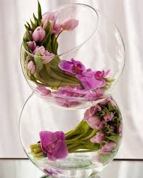 Le Vase Boule Petit Objet Avec De Grandes Idees Archzine Fr Centre De Table Fleurs Arrangements De Fleurs Arrangement De Fleurs Fraiches