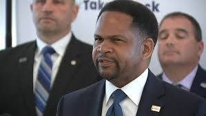 Illinois governor candidate, Aurora Mayor Richard Irvin promises to repeal  criminal justice reforms