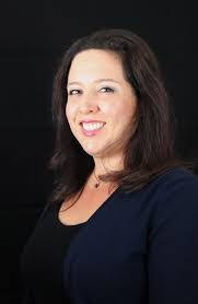 Bernadette Hansen's Instagram, Twitter & Facebook