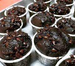 Cara buat cupcake coklat pisang | hari ini saya akan kongsikan resepi cupcake mudah yang boleh anda cuba buat sendiri di rumah. Resepi Cupcake Coklat