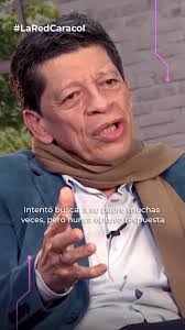 #YoMeLlamo Óscar Agudelo habló en #LaRedCaracol sobre los intentos por  acercarse a su padre, el reconocido director Roberto Reyes. Sin embargo,  confesó que nunca sintió buena energía de su parte. 💔📺