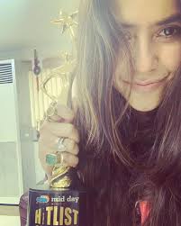 So I'm overwhelmed but honestly I had a blah 2020 workwise so I guess I got  this for effort n the encouraging ALTBalaji numbers !Thankuuuu team  #alt.... #MayankShekhar #MoharBasu !!and above all