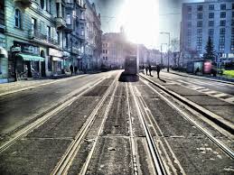 Kini, perhubungan ini bertukar melalui jalan darat. Gambar Jalur Perkotaan Melatih Pemandangan Kota Trem Mengangkut Eropah Kendaraan Stasiun Kereta Prague Listrik Transportasi Umum Infrastruktur Ceko Transportasi Kereta Api Permukaan Jalan Elektro Kereta Daerah Perkotaan Daerah