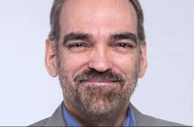 He wasn't recognized until after la movida madrileña. Grave Denuncia Por Enriquecimiento A Fernando Iglesias