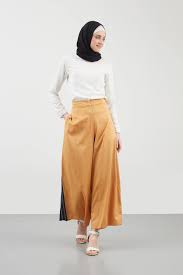 Walaupun seluar denim sudah biasa dipakai pada masa ini, mereka tidak sepadan dengan apa yang kita panggil seluar jeans biru. 10 Jenis Seluar Untuk Muslimah Selain Jeans Mybaju Blog