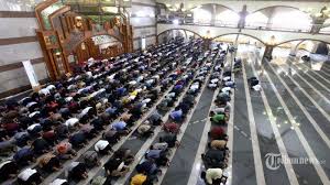 Teks khutbah jumat tentang kematian. Contoh Bacaan Khutbah Singkat Sholat Ied Bisa Untuk Idul Fitri 2021 Yang Masih Kondisi Pandemi Banjarmasin Post