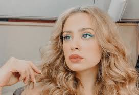 Młoda aktorka, znana m.in z produkcji jasminum, rodzinka.pl, barwy. Gasiewska Chce Pokazac Sie Nago Gwiazda Rodzinka Pl Szykuje Sesje Wlocie Pl