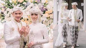 #citrakirana#rezkyaditya#nikahsetelah melangsungan proses lamaran hingga siraman, citra kirana dna rezky aditya resmi menikah. Unggahan Pertama Rezky Aditya Usai Resmi Jadi Suami Citra Kirana Cantik Banget Istri Gue Tribun Palu