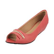 Manolo's love affair with the crowned jewels also read: Top 10 Women S Footwear Brands In India To Buy Online In 2020 Mywisecart