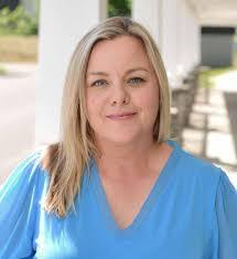 Robin Solomon's Instagram, Twitter & Facebook