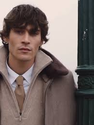 WINTER ESSENTIALS Meet the Classic Trench Coat with Tie Belt — a timeless  piece built for modern professionals. Versatile enough for office hours,  dinner plans, and every moment in between. Cognac adds