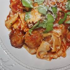 Ellys Art Pasta Mit Hackfleischballchen Und Tomatensauce Nach Jamie Oliver Hackfleischballchen Nudelgerichte Tomatensauce