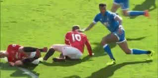 Search, discover and share your favorite zlatan gifs. Gif Tyrone Mings Jumps On Zlatan Ibrahimovic S Head Witty Futty