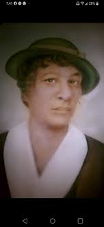 My great- grandparents Charles and Ida Flowers Ida's mother Farrah in the  hat Siblings of Farrah Uncle David And great great-aunt forgot her name  Their pictures used to be in a bubble