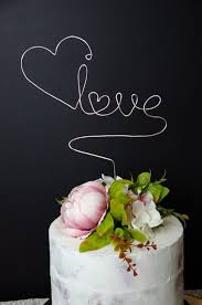 Diese bietet viel platz im inneren für schöne geschenke und glücksbotschaften. Caketopper Aus Aluminium Draht Basteln Diy Hochzeit