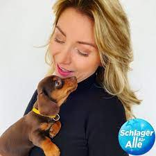 Seine karriere begann, als er als bei vox war stefan mross in der show 'der vip hundeprofi' gemeinsam mit seinem dackel zenzi. Oh Wie Suss Ist Das Denn Schlager Fur Alle Facebook