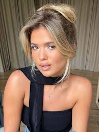 34 Trendy Curtain Bangs Ideas For All Lengths and Textures