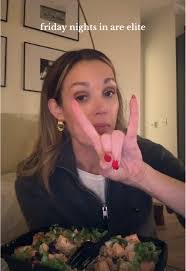 Kelly Boring's Instagram, Twitter & Facebook