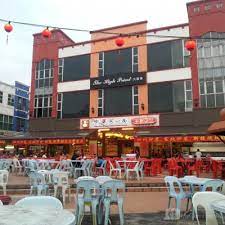 A simple food court that has been around for decades and is very popular with locals for breakfast, lunch and dinner. Premier 101 Food Court Kuching Others Hawker Centre Food Court Restaurant