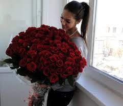 18 rose rosse per la tua ragazza, moglie, amante. Mazzo Di Fiori Tumblr
