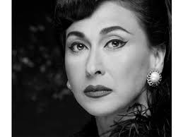 Ester Chavez's Instagram, Twitter & Facebook