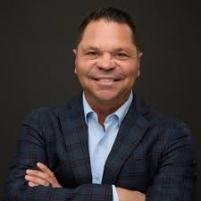 BigShots Golf Springfield was awarded for World Class Guest Service in  Oreilly Hospitality Management! What an honor. Proud to be apart of such an  incredible team, and company!