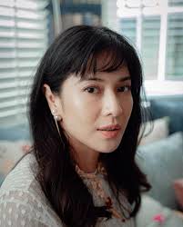 Potret cantik oscar lawalata disebut mirip dian sastrowardoyo. Tampil Dengan Gaya Rambut Poni Dian Sastrowardoyo Makin Terlihat Makin Muda Dan Memesona Diadona Id
