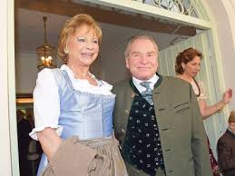 Check spelling or type a new query. Angela Wepper Frau Von Fritz Wepper Ist Tot Waz De