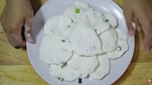 Kamu dapat mengikuti resep cireng isi oncom dari buku resep jajan pasar paling gampang oleh yeni ismayani terbitan gramedia pustaka resep makanan untuk jualan. Resep Cireng Salju Bumbu Rujak Anti Gagal Lembut Dan Gurihnya Pas