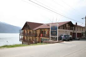 Riviera 990 resort & restaurant cazare cazanele dunarii eselnita. Pensiunea Steaua Dunarii Eselnita Romania