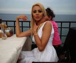 Artista a dispărut din fața publicului în urmă cu ceva timp, când a descoperit că are o tumoră la ficat. MÄƒtusa Denisei AcuzaÅ£ii Halucinante Vraciul Ii FÄƒcea Citostatice AcasÄƒ Click Mobile