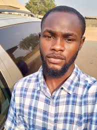 Benzema shanks the penalty wide. Things you love to see. 🤍 0️⃣-0️⃣ 🟡 (17')