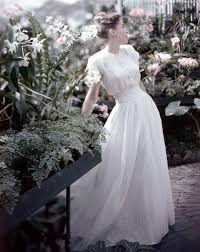 Check spelling or type a new query. Il Fascino Di Un Abito Da Sposa Vintage Indossa L Abito Della Mamma