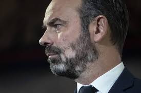 Depuis le début du confinement, edouard philippe enchaîne les apparitions télévisées et les allocutions à l'assemblée nationale. Edouard Philippe Des Taches Blanches Dans La Barbe Peut Etre Une Marque De Fatigue