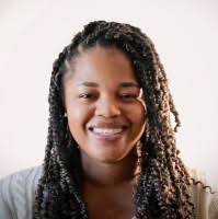 Iesha Owens's Instagram, Twitter & Facebook