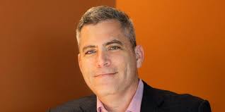 Oracle's CMO says it's expanding its cloud partnership with Microsoft in…