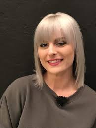 Diese zopffrisuren stehen jeder frau! Frisur Lange Glatte Haare Mit Pony Beliebte Frisuren 2020
