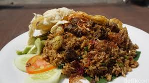 Tuangkan perahan limau dan taburkan hirisan daun kunyit. Resepi Nasi Goreng Kambing Sedap Enak Dan Mudah Resepi Pemakanan