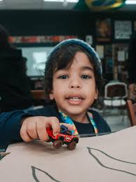 Festa dos OPOQUINHAS 🌈 Teve fantasias coloridas✨ . Fotos:  @deborafernandesbel . #opoca #casaopoca #pontodecultura #arte #cultura  #educacao #observatoriopopular #cidadedoanjo #convivio  #juntossomosmaisforte #habitar #periferia #interiorsp ...