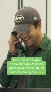 Such a cool moment 💚 (via @nyjets) #ny #newyork #jets #nfl #nfldraft  #awesome #sports #football #viral #foryoupage