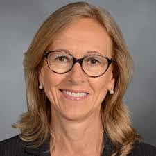 Iris Simons's Instagram, Twitter & Facebook