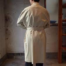 膝丈のコートなので 長すぎず短すぎずちょうどいいシルエットに ウエストベルトの位置を高くすることでスタイルを良く見せてくれます コットンコート 56 000 tax カラー ブルー ライトベージュ サイズ ニ 三 ikiji sumida ryogoku t in 2020 fashion